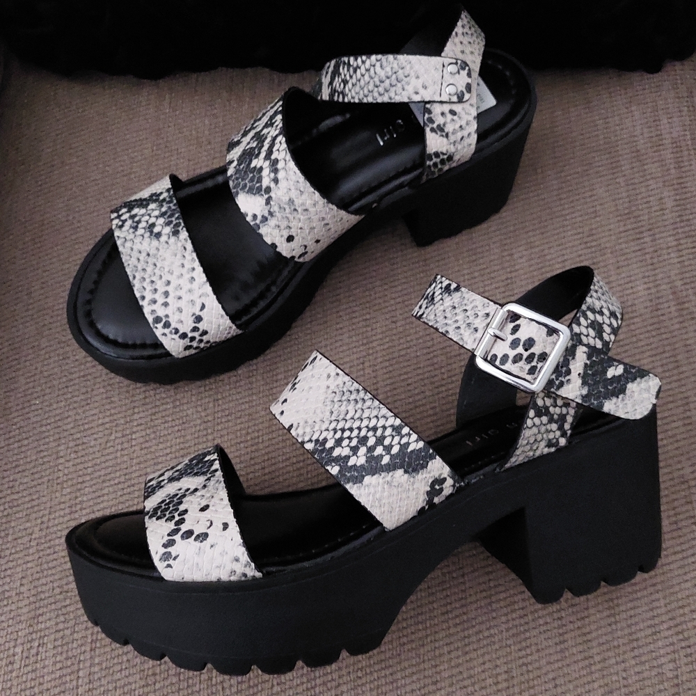 MADDEN GIRL CARTER PLATFORM REPTILE LUG SANDALS